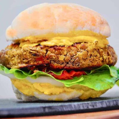Homemade oil-free veggie burger (vegan)